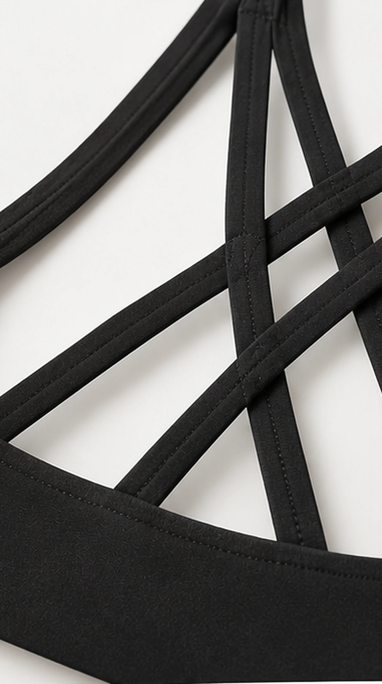 Classy Soft High Neck Sports Bra, close-up of the crossing straps and the band edge