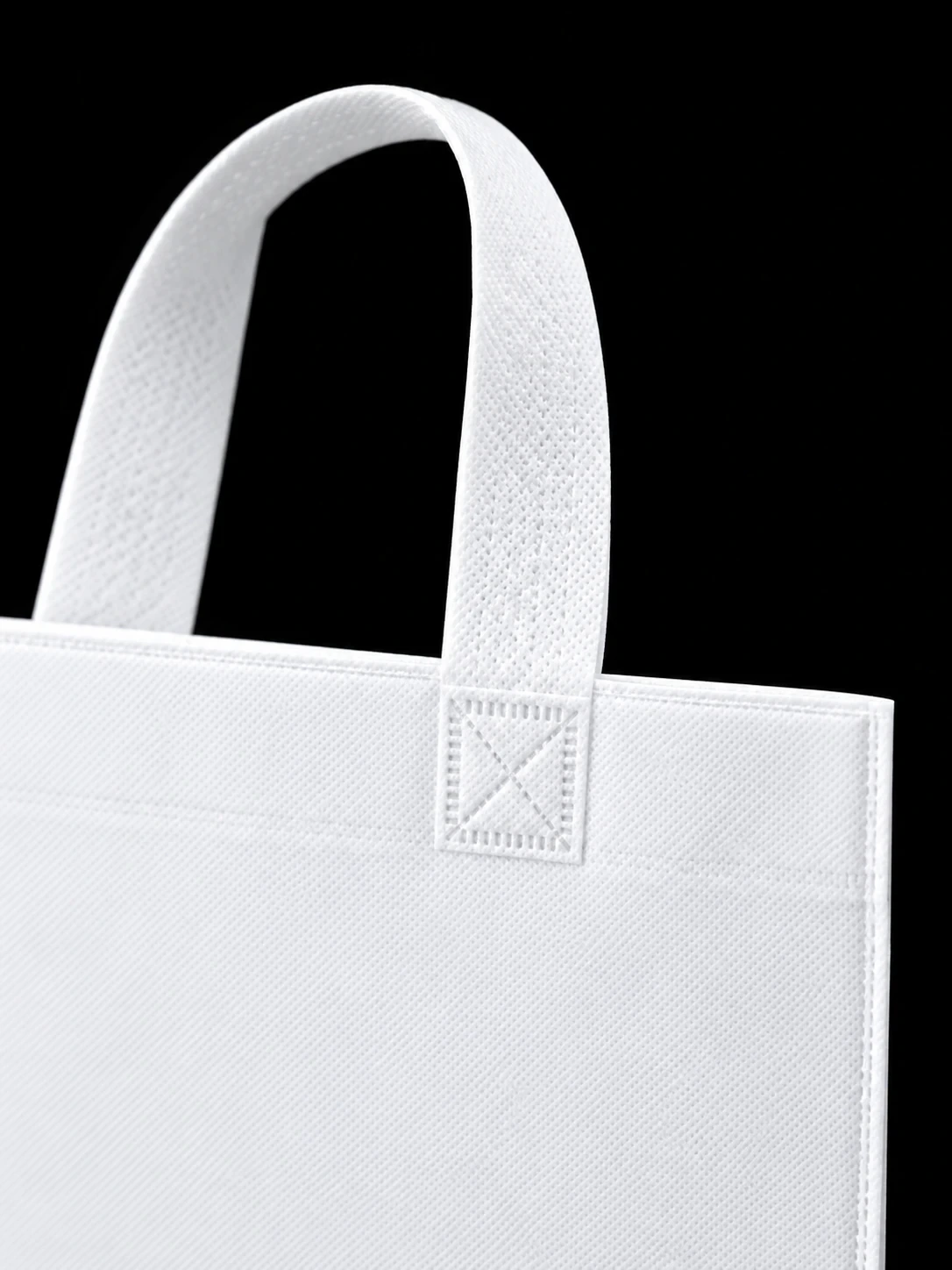 Loop bag, handle close-up